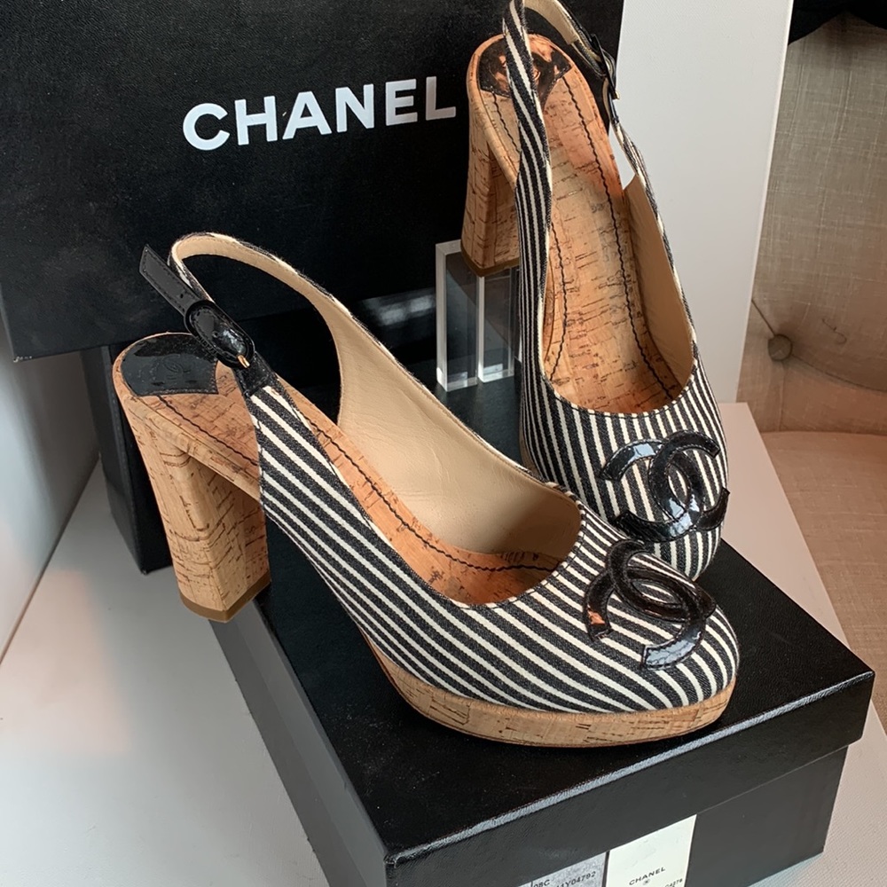 CHANEL 🖤 Black White Stripe Patent CC Logo Cork Canvas Slingback Platform Heel - Picture 5 of 16